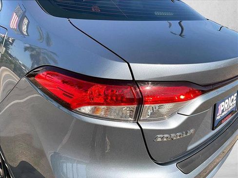 Used 2021 Toyota Corolla LE FWD image 29