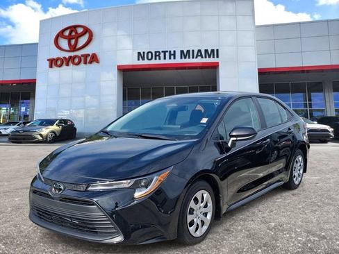 Used 2026 Toyota Corolla LE FWD image 2