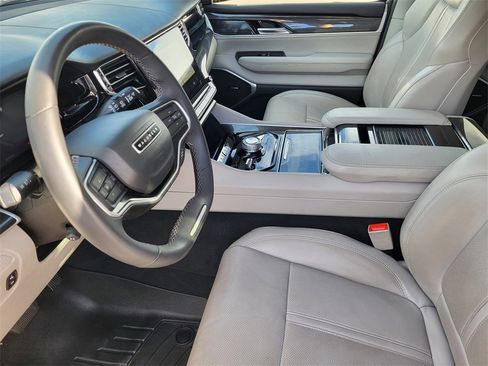 Used 2022 Jeep Wagoneer Series I image 10