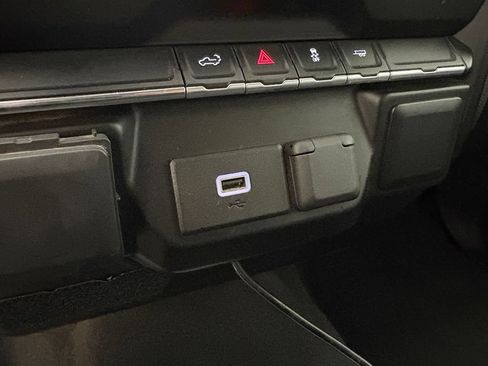 Used 2020 Chevrolet Silverado 1500 Custom w/ Custom Value Package RWD image 38