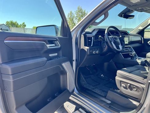 Used 2025 GMC Sierra 1500 Denali w/ Technology Package AWD/4WD image 13