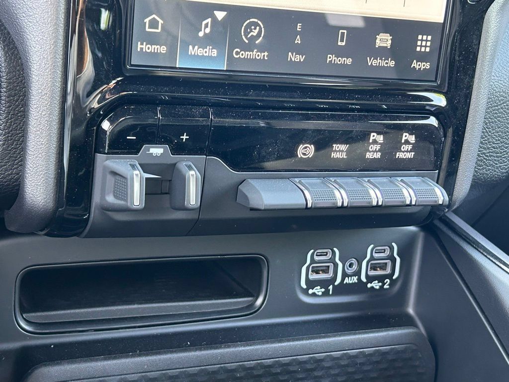 New 2024 RAM 2500 Rebel AWD/4WD image 43