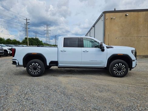 New 2026 GMC Sierra 2500 Denali Ultimate AWD/4WD image 7