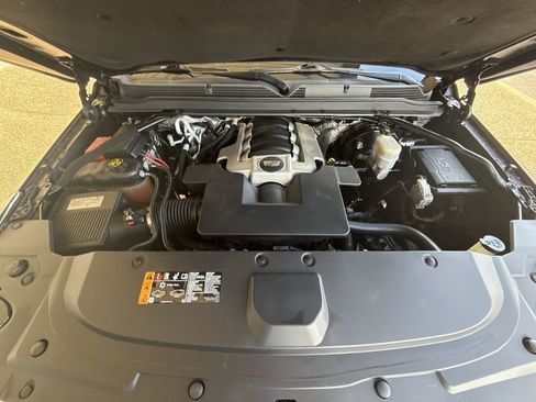 Certified 2018 Cadillac Escalade ESV Premium Luxury w/ LPO, Radiant Package image 30