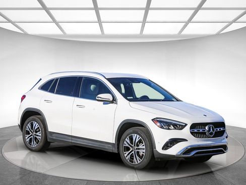 Used 2025 Mercedes-Benz GLA 250 image 4