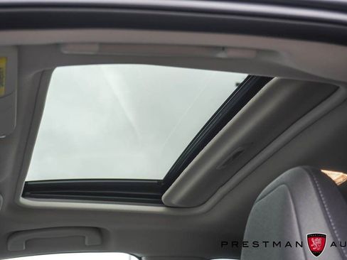 Used 2025 Subaru Crosstrek 2.0i Premium image 7