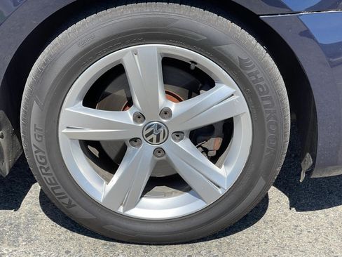 Used 2012 Volkswagen Passat 2.5 SE FWD image 32