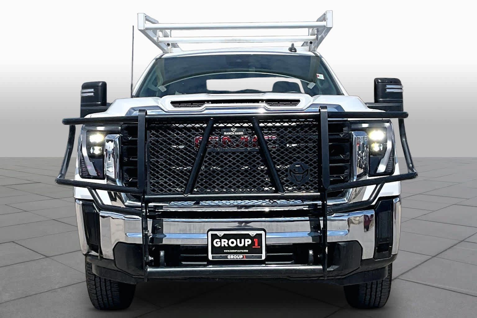 Used 2024 GMC Sierra 2500 Pro w/ Convenience Package RWD image 3