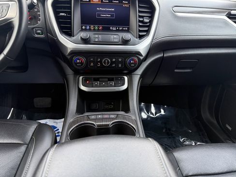 Used 2023 GMC Acadia SLT image 11