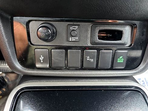 Used 2020 Mitsubishi Outlander SEL image 23