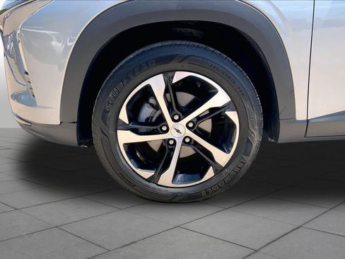 Used 2024 Chevrolet Trax RS FWD image 11