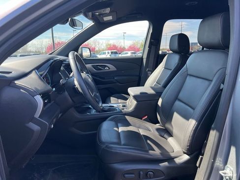 Used 2023 Chevrolet Traverse LT w/ LPO, Floor Liner Package image 8