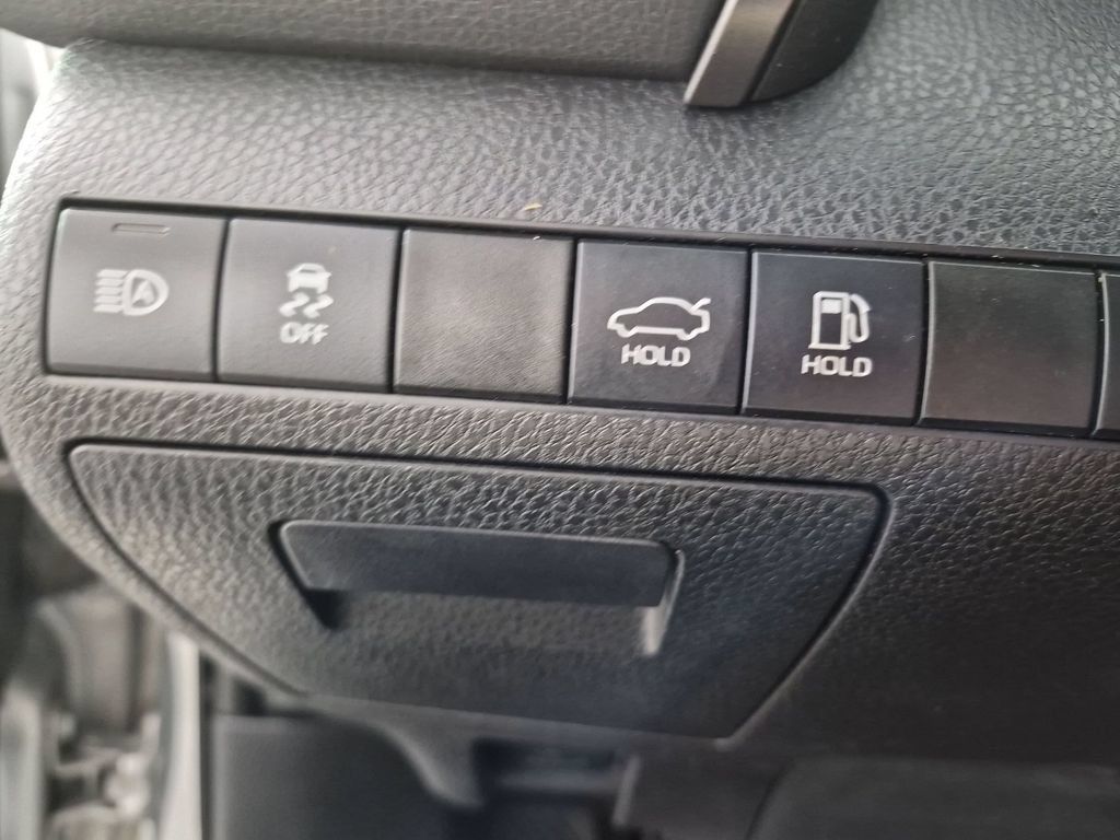 Used 2021 Toyota Camry LE FWD image 12
