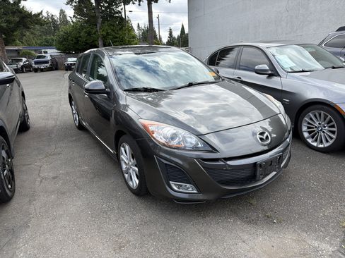 Used 2011 MAZDA MAZDA3 s Grand Touring FWD image 2