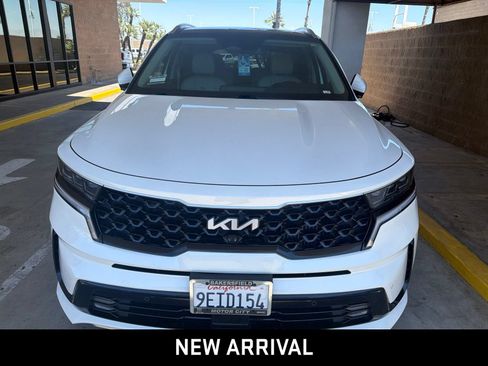 Used 2023 Kia Sorento SX Prestige w/ Panoramic Sunroof Package AWD/4WD image 2