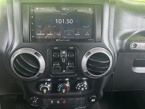 Used 2015 Jeep Wrangler Unlimited Sport w/ Quick Order Package 24S AWD/4WD image 16
