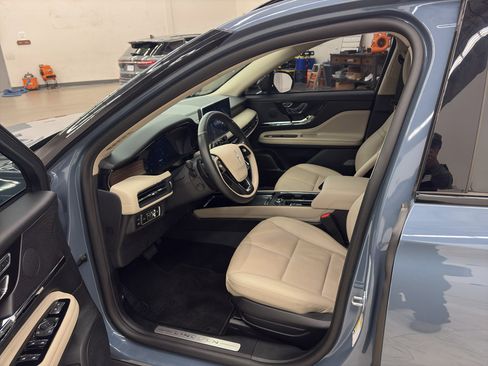 Used 2025 Lincoln Corsair Grand Touring w/ Equipment Group 301A image 12