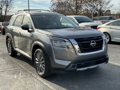 Used 2024 Nissan Pathfinder SL w/ SL Premium Package