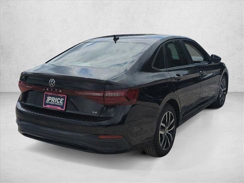 Used 2025 Volkswagen Jetta SE FWD image 5