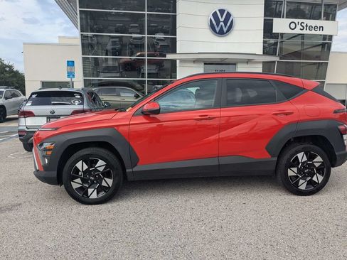 Used 2024 Hyundai Kona SEL AWD/4WD image 2