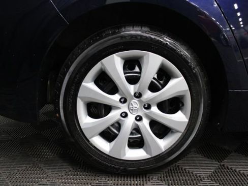 Used 2022 Toyota Corolla LE image 6