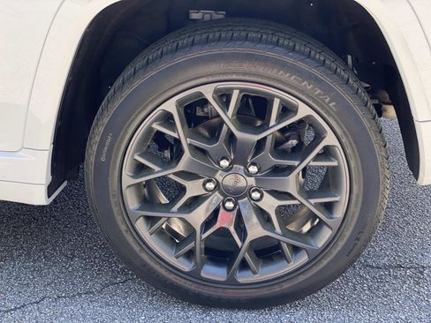 Certified 2024 Jeep Grand Cherokee Summit image 16