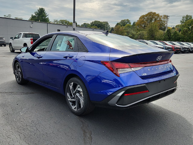 Used 2025 Hyundai Elantra Sport w/ Cargo Package FWD image 4