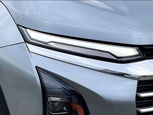 Used 2025 Chevrolet Equinox LT FWD image 27