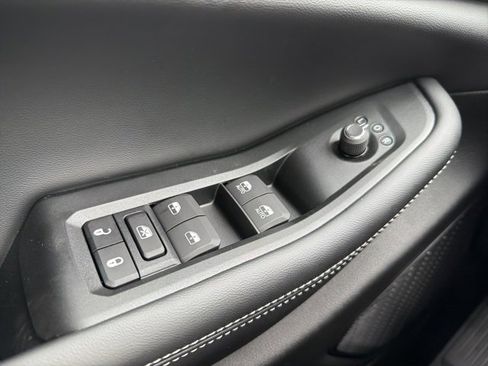 New 2025 Jeep Grand Cherokee Limited w/ Black Appearance Package image 19