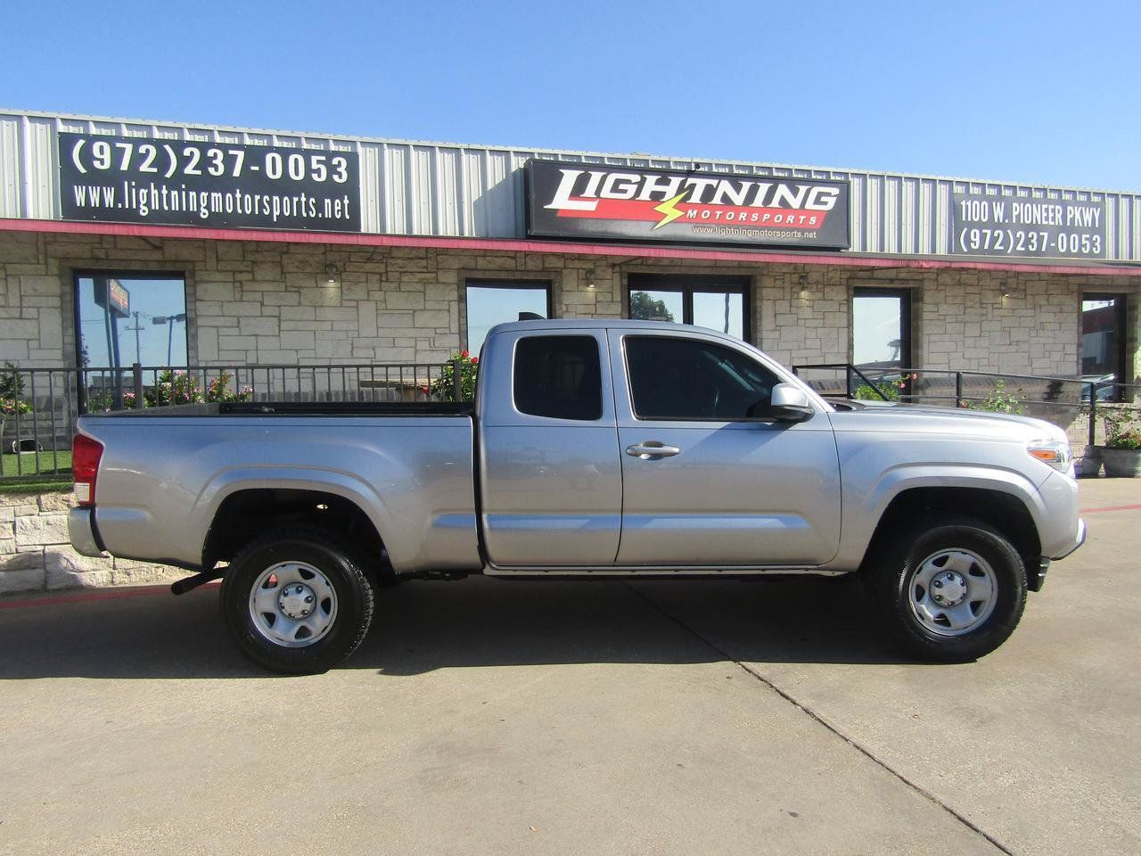 Used 2020 Toyota Tacoma SR w/ SR Convenience Package RWD image 5