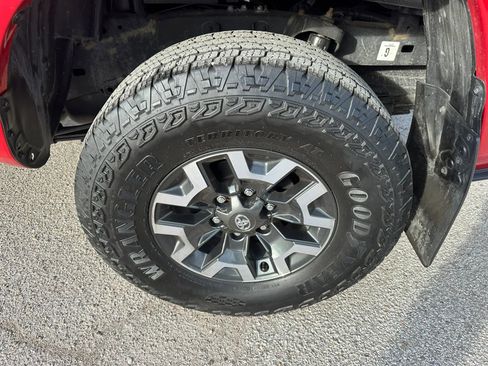 Used 2022 Toyota Tacoma SR AWD/4WD image 22