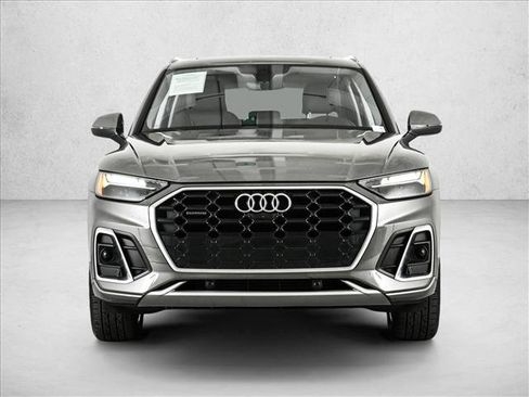 Used 2024 Audi Q5 2.0T Premium Plus w/ Premium Plus Package AWD/4WD image 2