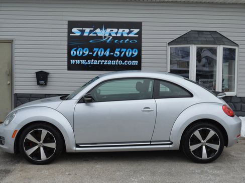 Used 2012 Volkswagen Beetle 2.0T image 2