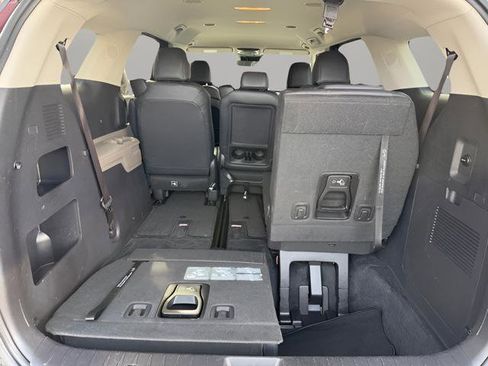 Used 2025 Kia Carnival FWD image 15