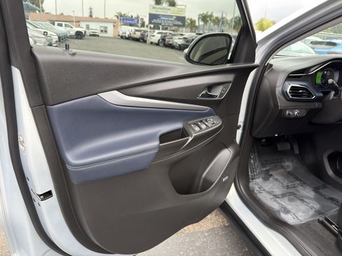 Used 2023 Chevrolet Bolt EUV Premier w/ Sun & Sound Package FWD image 23