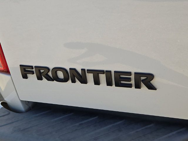 Used 2018 Nissan Frontier SV w/ Value Truck Package AWD/4WD image 32