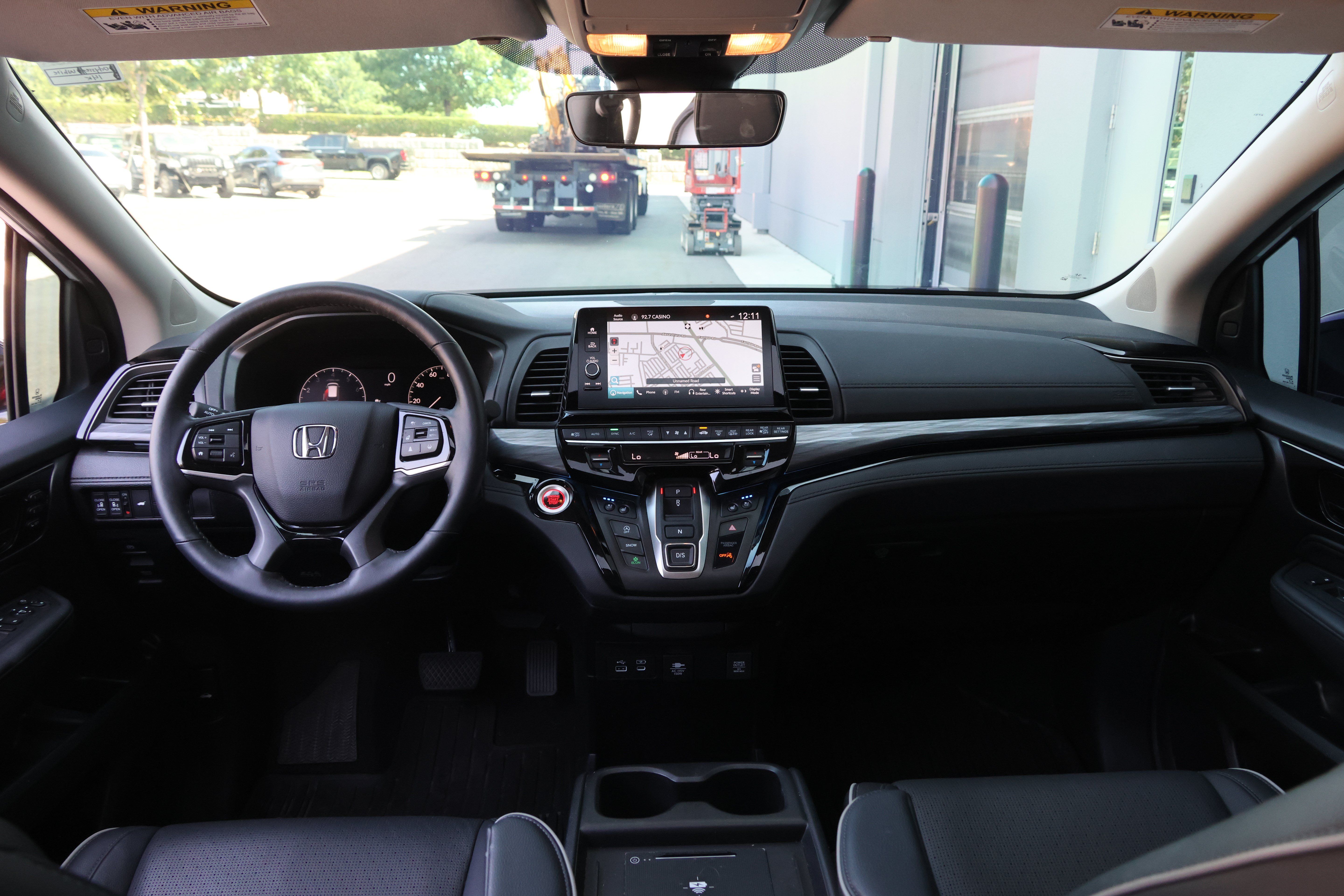 Used 2025 Honda Odyssey Elite image 17
