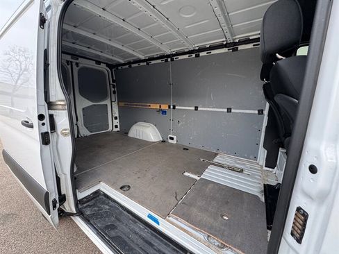 Used 2021 Mercedes-Benz Sprinter 2500 image 14