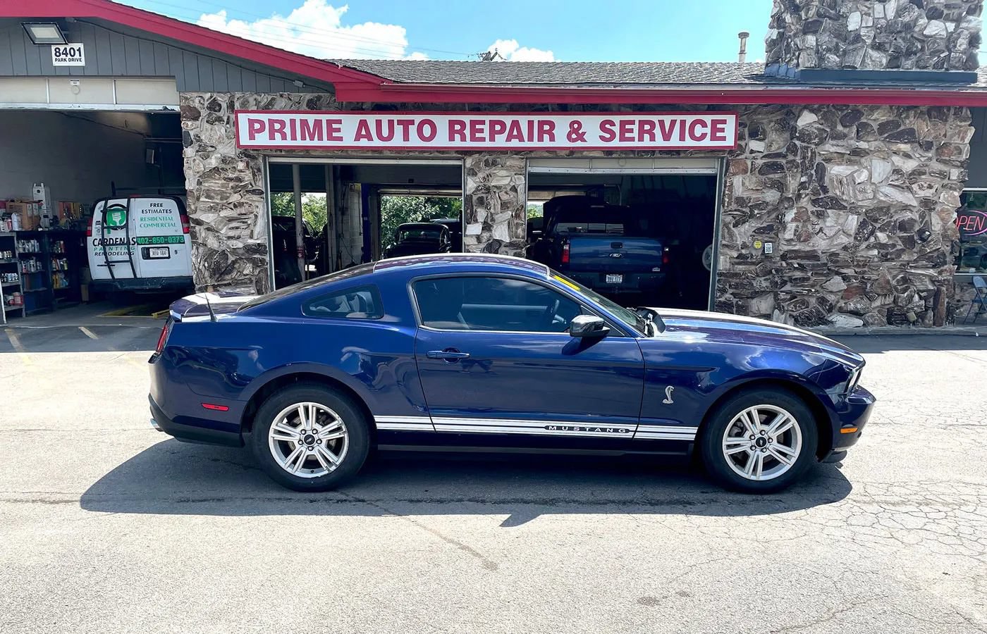 Used 2011 Ford Mustang Coupe w/ 101A Rapid Spec Order Code RWD image 8