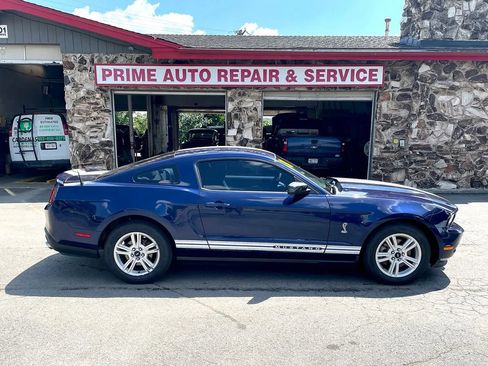 Used 2011 Ford Mustang Coupe w/ 101A Rapid Spec Order Code RWD image 8