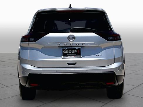 Used 2024 Nissan Rogue S AWD/4WD image 5