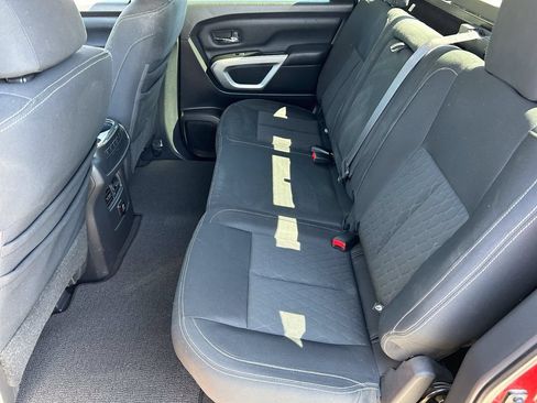 Used 2018 Nissan Titan SV w/ SV Convenience Package AWD/4WD image 17