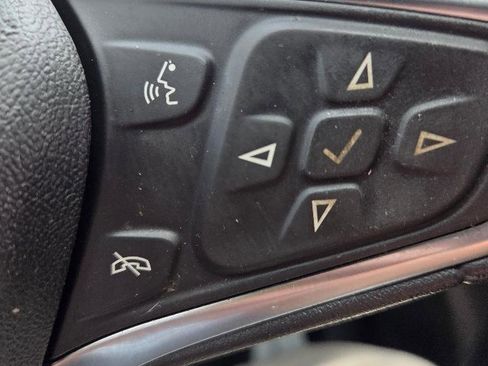 Used 2020 Chevrolet Equinox LT w/ Driver Convenience Package image 21