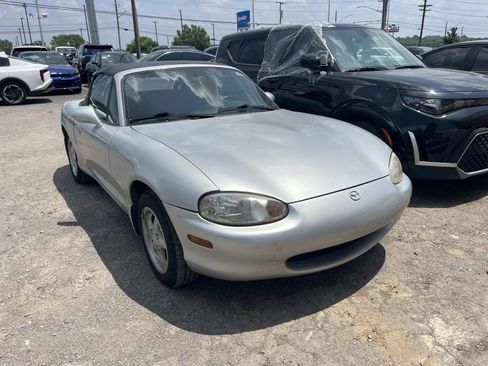 Used 1999 MAZDA MX-5 Miata RWD image 1