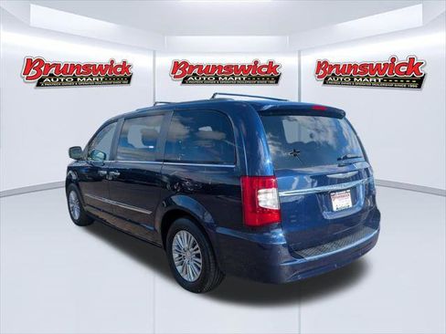 Certified 2016 Chrysler Town & Country Touring-L w/ Driver Convenience Group FWD image 5