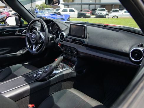 Used 2017 MAZDA MX-5 Miata RF Club w/ Brembo/BBS Package RWD image 29