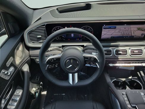 New 2026 Mercedes-Benz GLS 580 4MATIC image 14