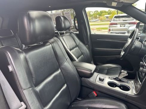 Used 2019 Jeep Grand Cherokee Limited AWD/4WD image 16