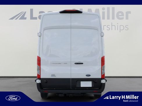 New 2025 Ford Transit 250 148 High Roof AWD image 5