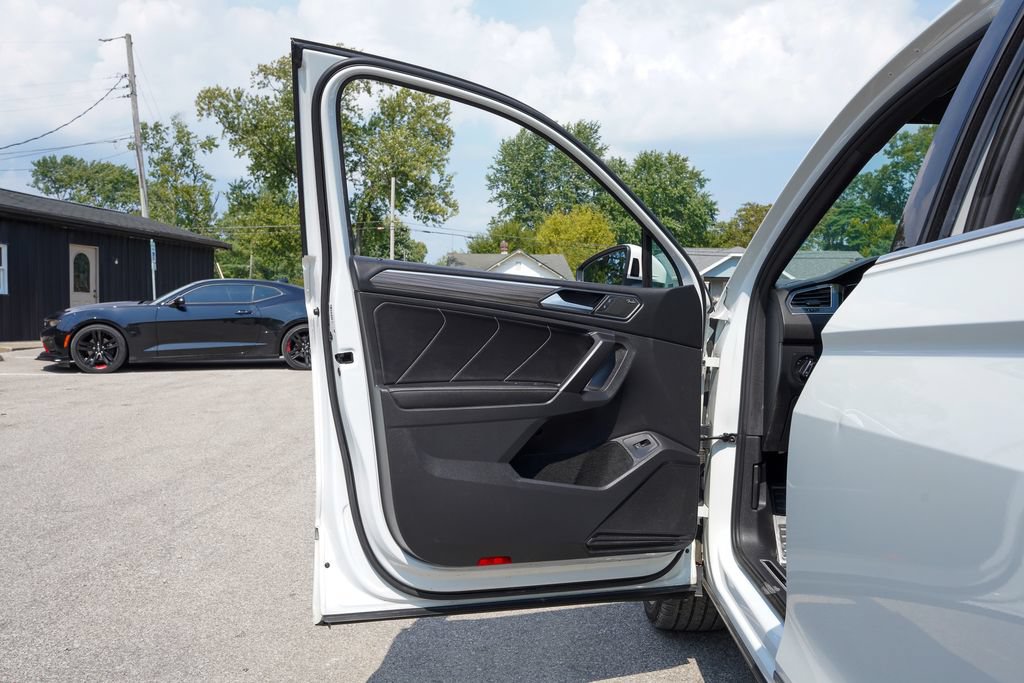 Used 2022 Volkswagen Tiguan SEL R-Line AWD/4WD image 27